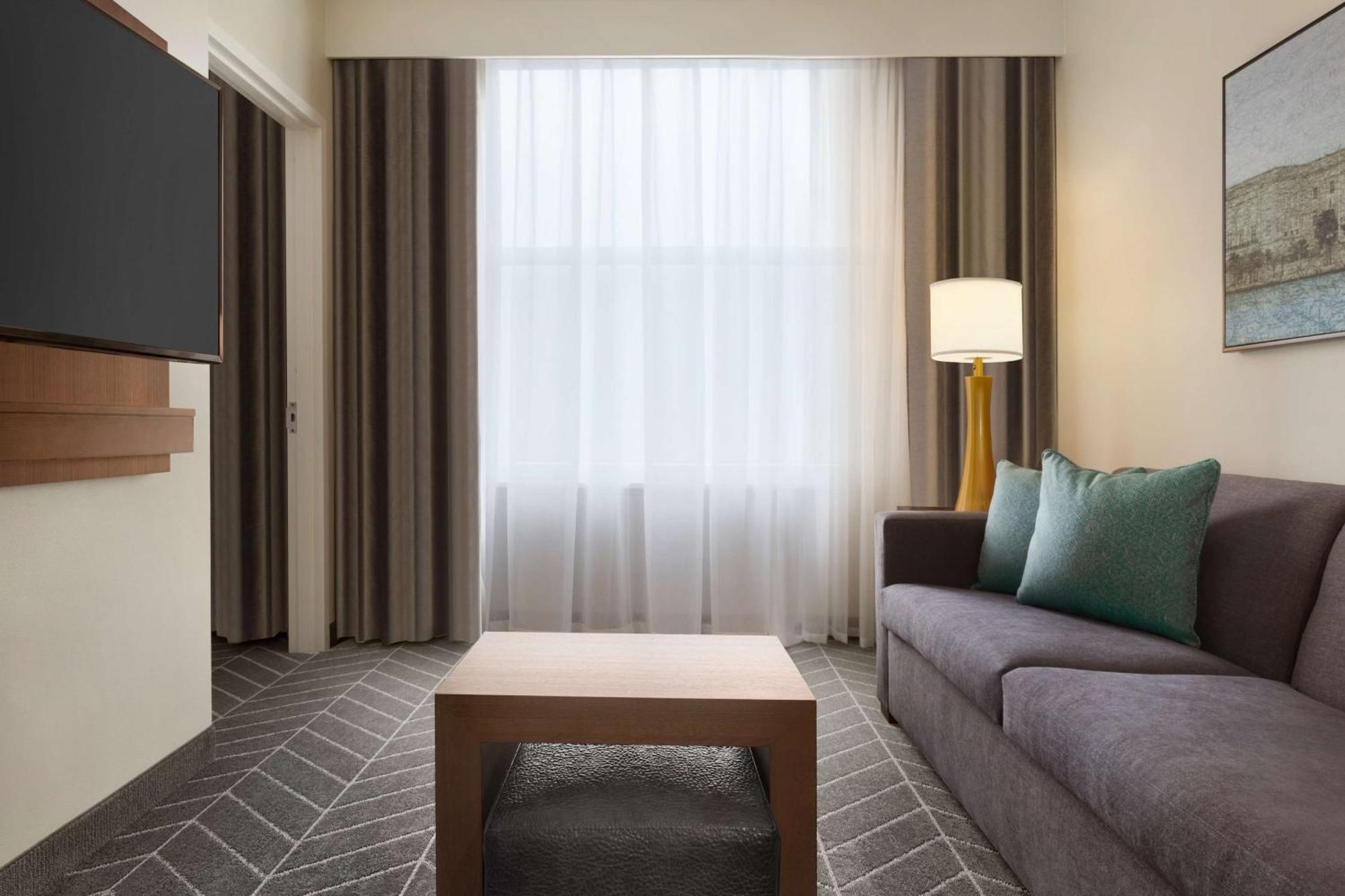 Embassy Suites By Hilton Wilmington Riverfront Экстерьер фото