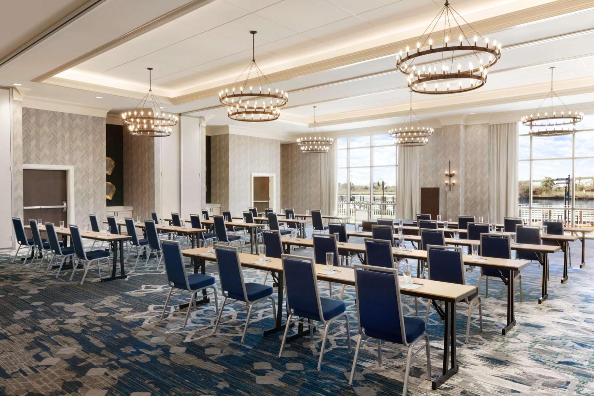 Embassy Suites By Hilton Wilmington Riverfront Экстерьер фото