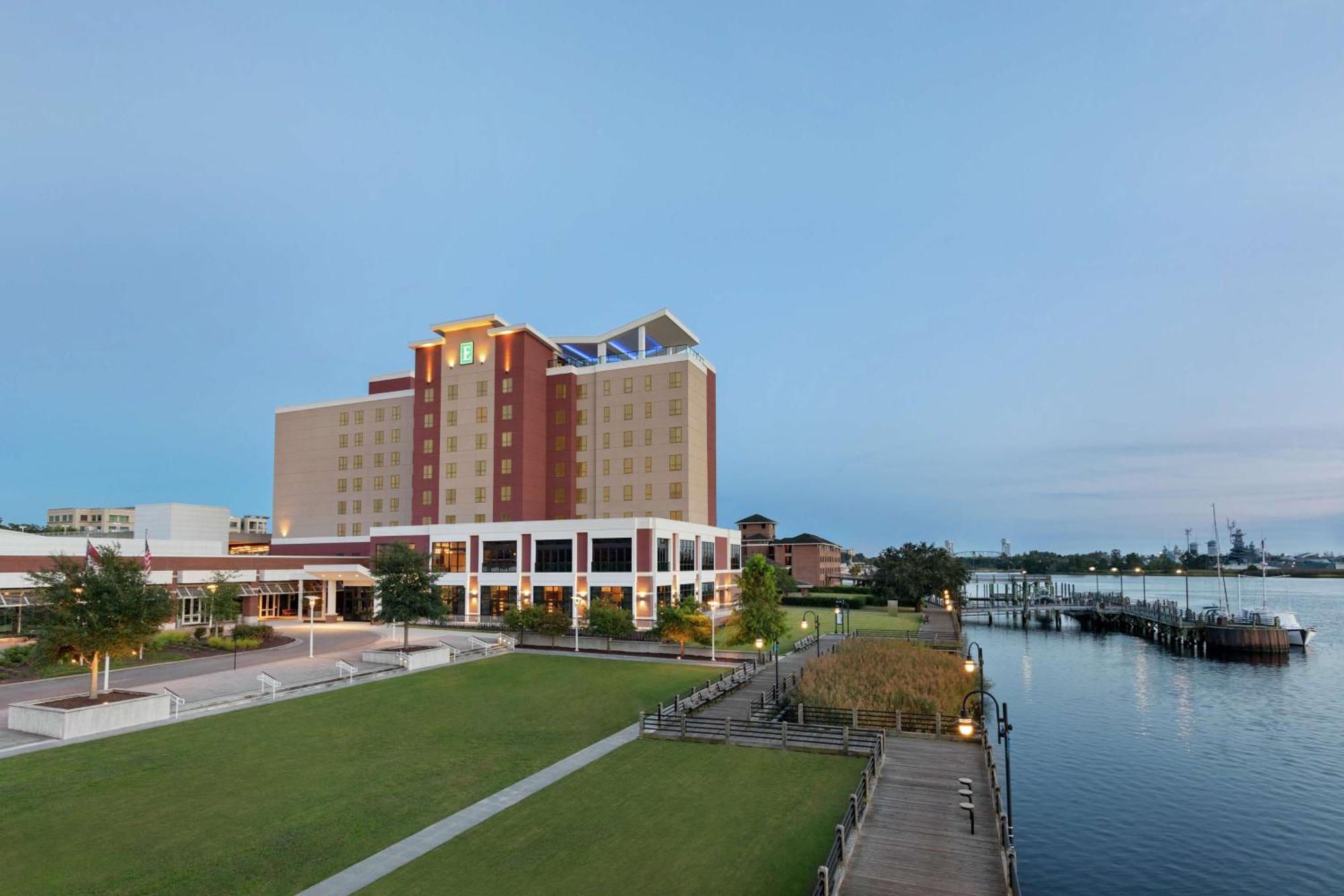Embassy Suites By Hilton Wilmington Riverfront Экстерьер фото