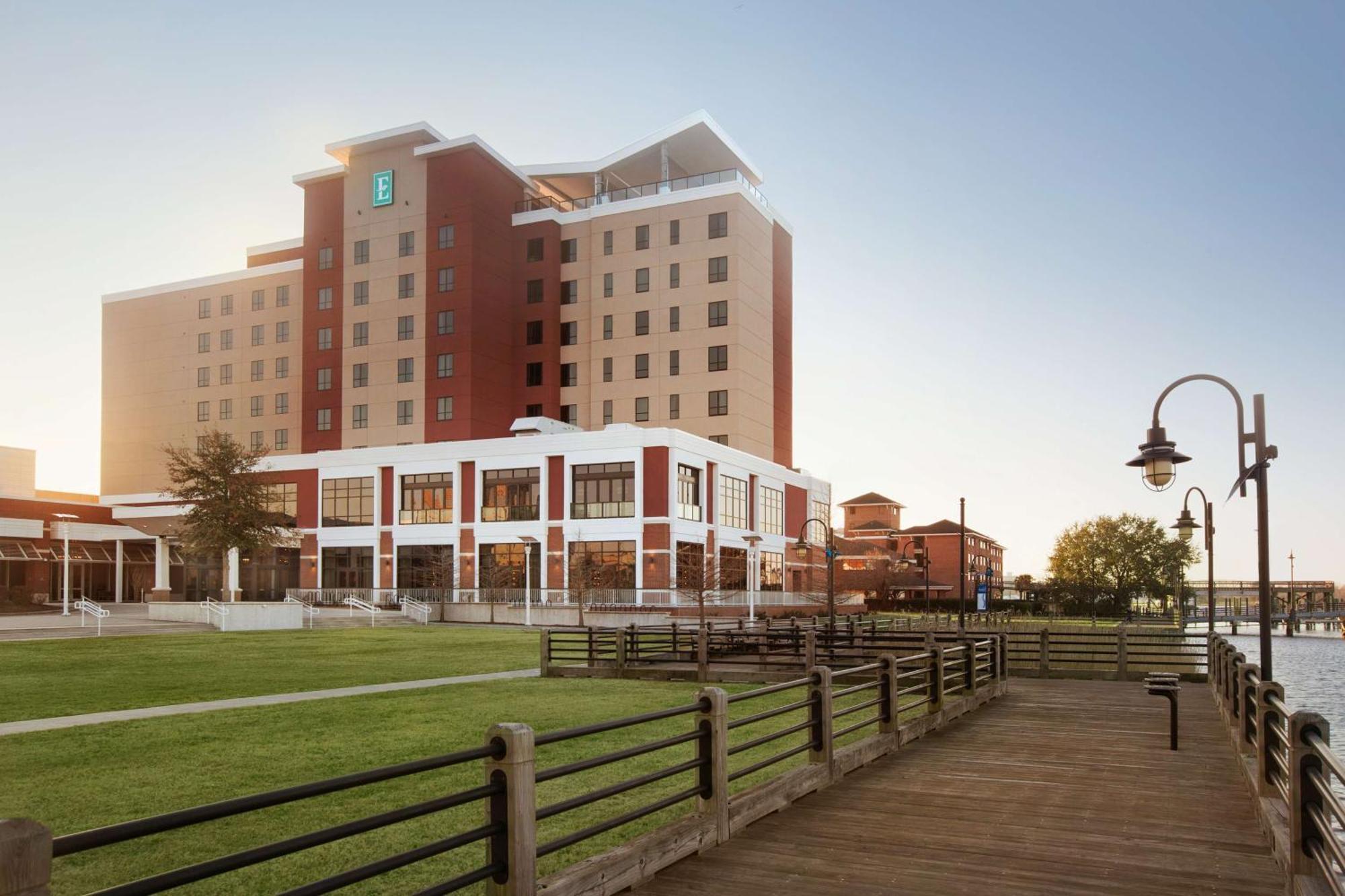 Embassy Suites By Hilton Wilmington Riverfront Экстерьер фото